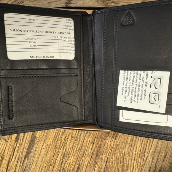 Pittsburgh Steelers Football Sparo Wallet Lic NFL BI-Fold Leather Billfold RFID - Picture 2 of 4